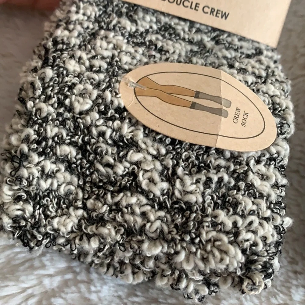 NWT 2 Pr. Ladies Crew Socks Legale & Adventure